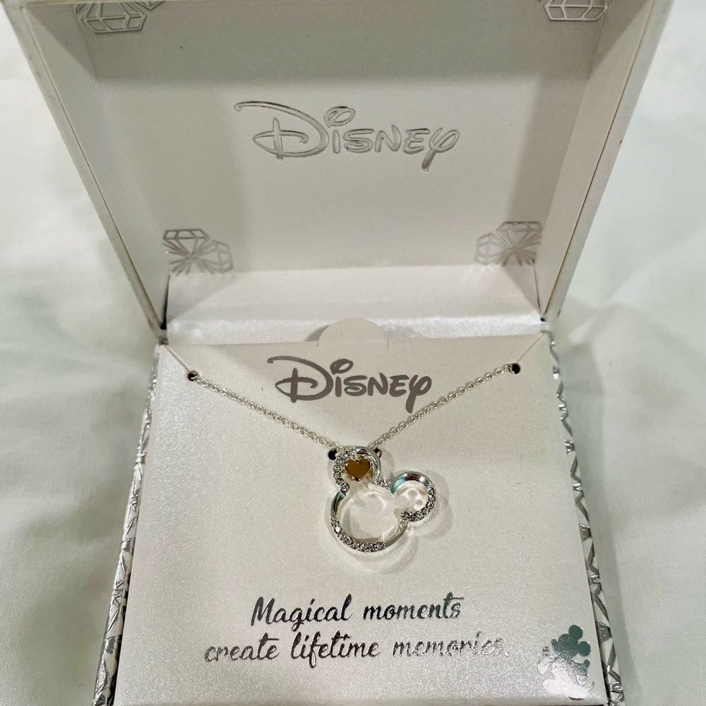 Disney Mickey Mouse “Magical Moments” pendant necklace. New in Box with tags - Picture 2 of 8